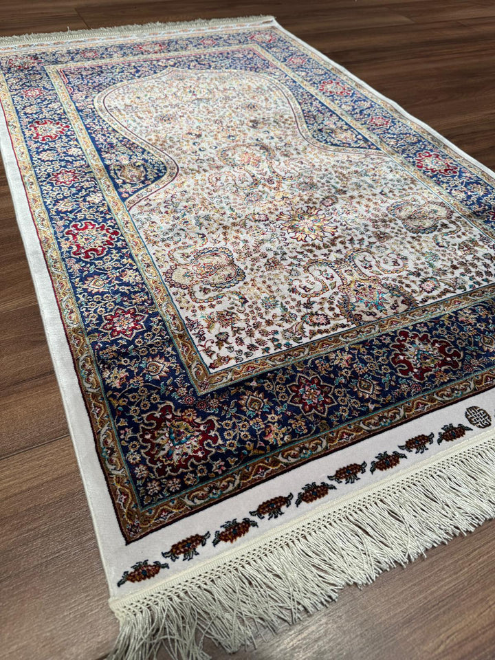 İran Krem - Koyu Mavi Seccade 0.80x125 1 Metrekare Namazlık - 2x4 ft