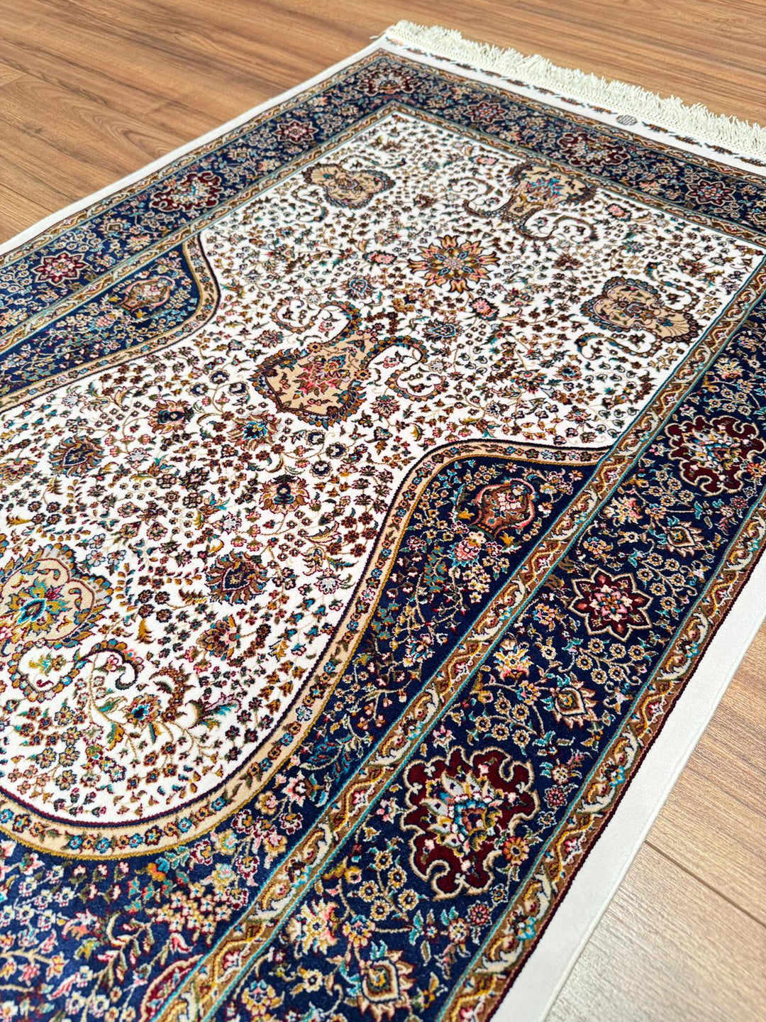 İran Krem - Koyu Mavi Seccade 0.80x125 1 Metrekare Namazlık - 2x4 ft