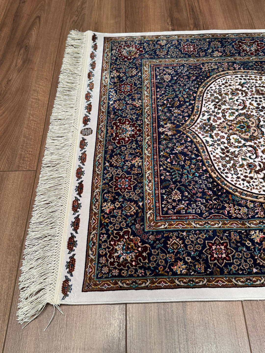 İran Krem - Koyu Mavi Seccade 0.80x125 1 Metrekare Namazlık - 2x4 ft