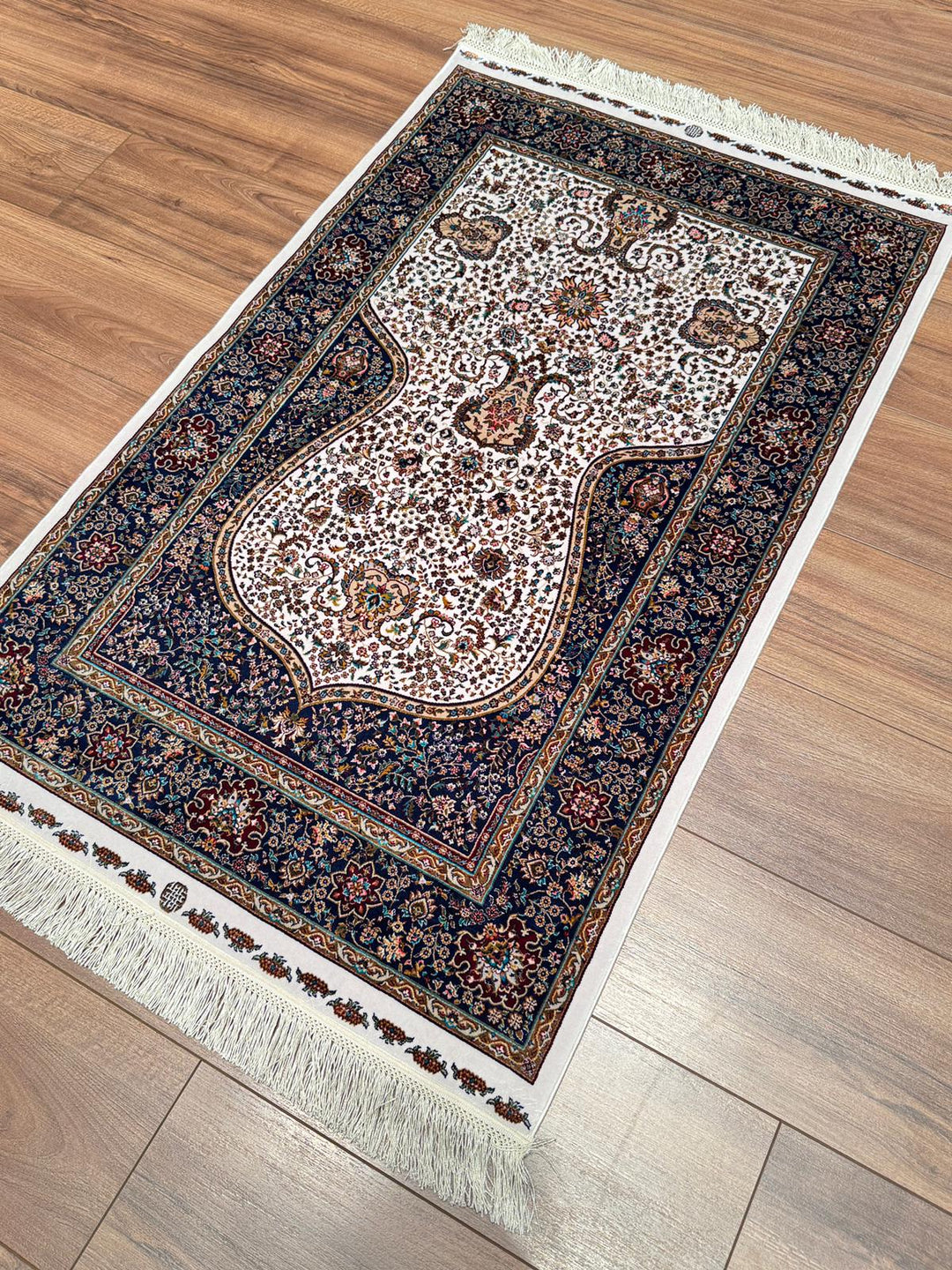 İran Krem - Koyu Mavi Seccade 0.80x125 1 Metrekare Namazlık - 2x4 ft