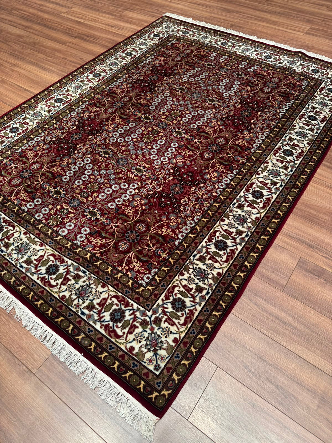 Hereke Yedi Dağın Çiçeği Orijinal El Dokuması Kırmızı Krem Yün Halı 176x243 4.28 Metrekare - 5x8 ft