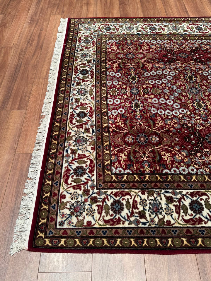 Hereke Yedi Dağın Çiçeği Orijinal El Dokuması Kırmızı Krem Yün Halı 176x243 4.28 Metrekare - 5x8 ft