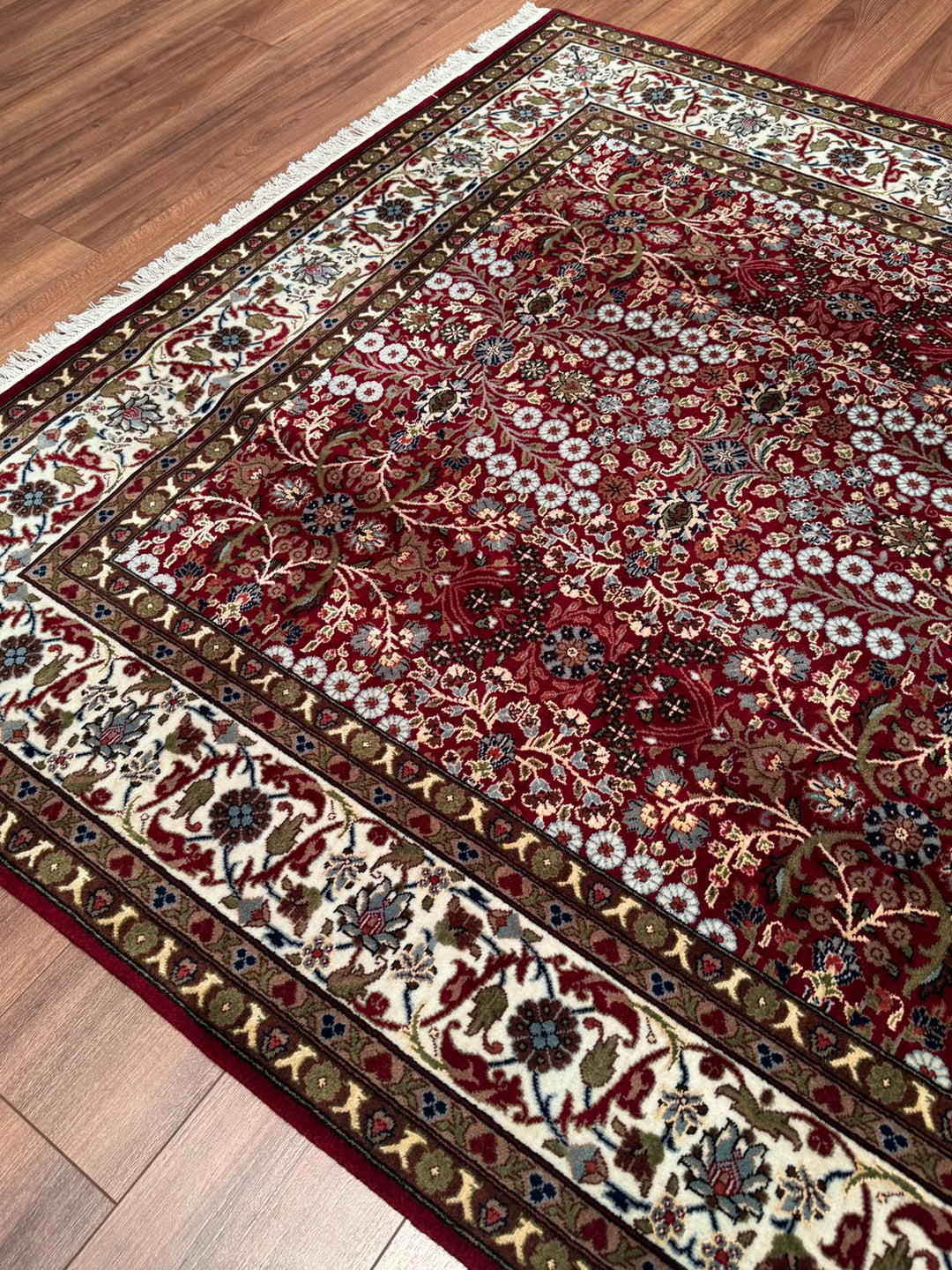Hereke Yedi Dağın Çiçeği Orijinal El Dokuması Kırmızı Krem Yün Halı 176x243 4.28 Metrekare - 5x8 ft