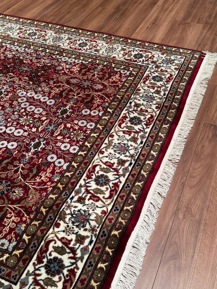 Hereke Yedi Dağın Çiçeği Orijinal El Dokuması Kırmızı Krem Yün Halı 176x243 4.28 Metrekare - 5x8 ft