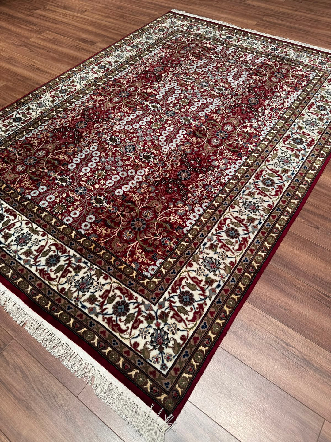 Hereke Yedi Dağın Çiçeği Orijinal El Dokuması Kırmızı Krem Yün Halı 176x243 4.28 Metrekare - 5x8 ft