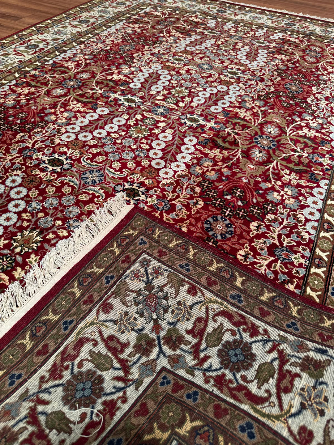 Hereke Yedi Dağın Çiçeği Orijinal El Dokuması Kırmızı Krem Yün Halı 176x243 4.28 Metrekare - 5x8 ft