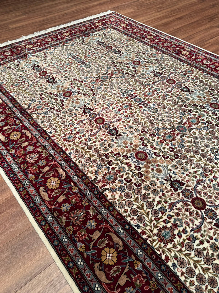 Hereke Yedi Dağın Çiçeği Orijinal El Dokuması Kırmızı Krem Yün Halı 198x288 5.70 Metrekare - 7x10 ft