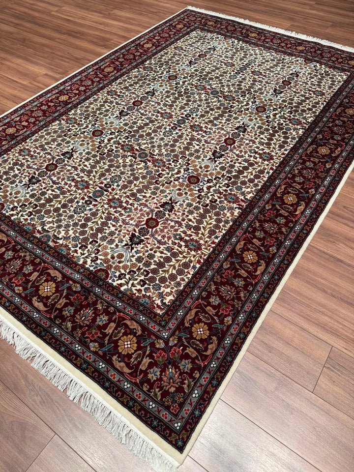 Hereke Yedi Dağın Çiçeği Orijinal El Dokuması Kırmızı Krem Yün Halı 198x288 5.70 Metrekare - 7x10 ft