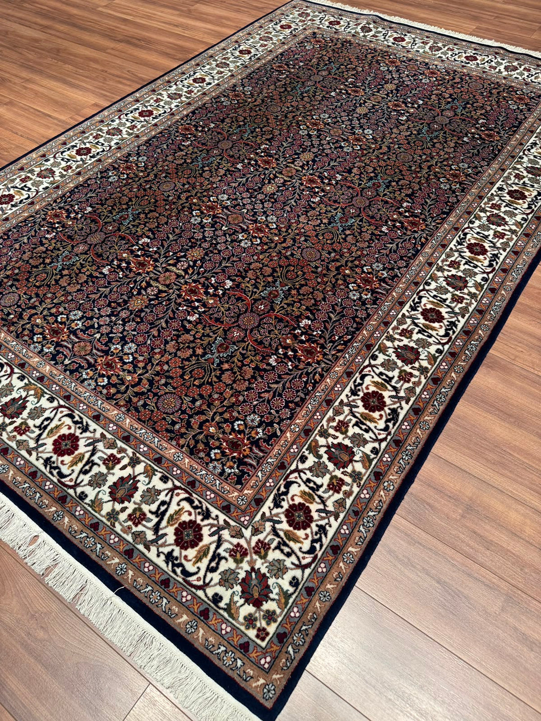 Hereke Yedi Dağın Çiçeği Orijinal El Dokuması Mavi Krem Yün Halı 194x296 5.74 Metrekare - 7x10 ft