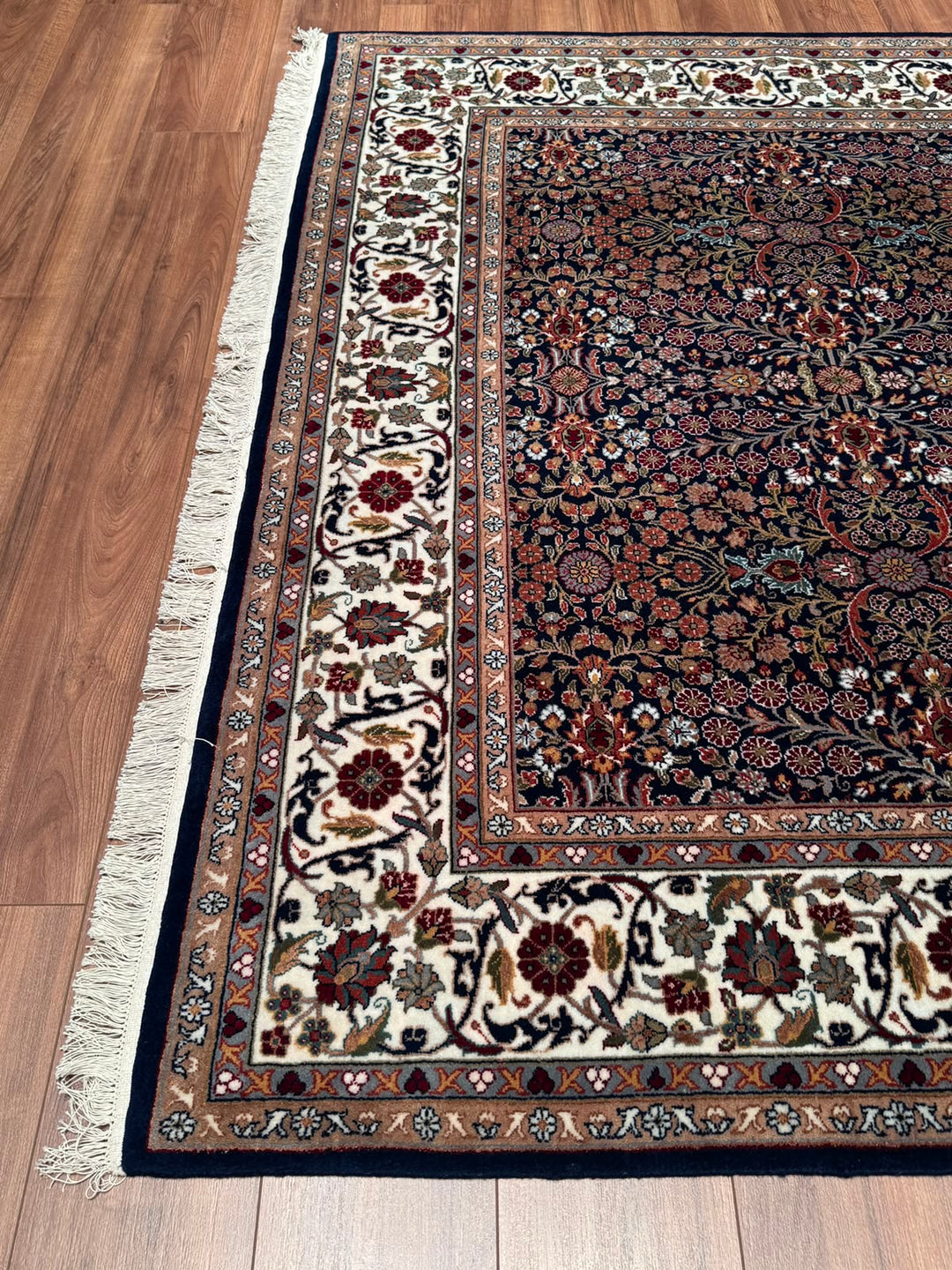 Hereke Yedi Dağın Çiçeği Orijinal El Dokuması Mavi Krem Yün Halı 194x296 5.74 Metrekare - 7x10 ft