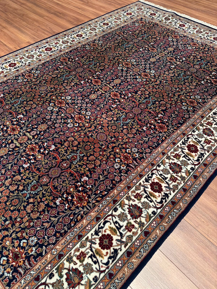 Hereke Yedi Dağın Çiçeği Orijinal El Dokuması Mavi Krem Yün Halı 194x296 5.74 Metrekare - 7x10 ft