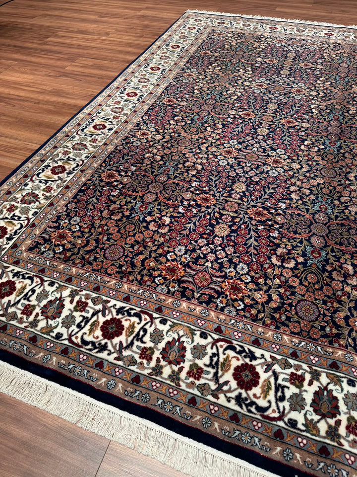 Hereke Yedi Dağın Çiçeği Orijinal El Dokuması Mavi Krem Yün Halı 194x296 5.74 Metrekare - 7x10 ft