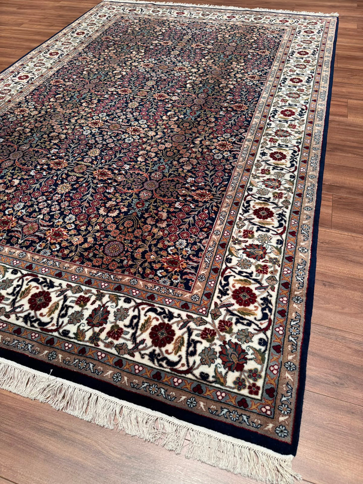 Hereke Yedi Dağın Çiçeği Orijinal El Dokuması Mavi Krem Yün Halı 194x296 5.74 Metrekare - 7x10 ft