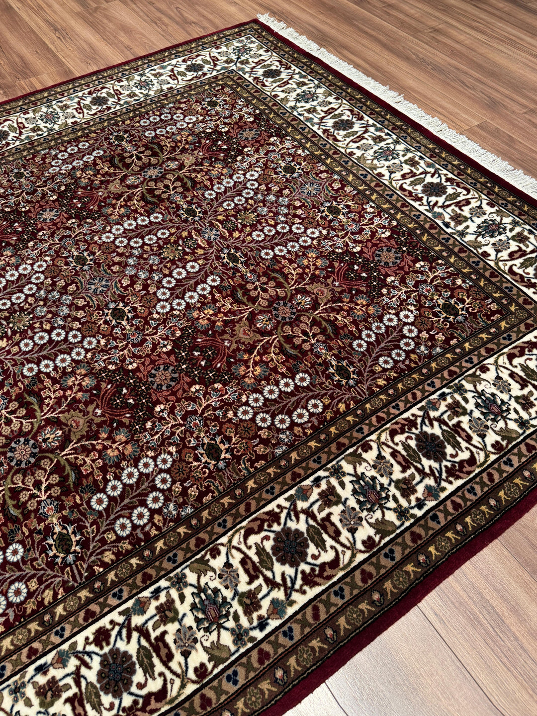 Hereke Yedi Dağın Çiçeği Orijinal El Dokuması Kırmızı Krem Yün Halı 191x286 5.46 Metrekare - 7x10 ft