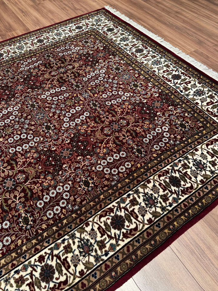 Hereke Yedi Dağın Çiçeği Orijinal El Dokuması Kırmızı Krem Yün Halı 191x286 5.46 Metrekare - 7x10 ft