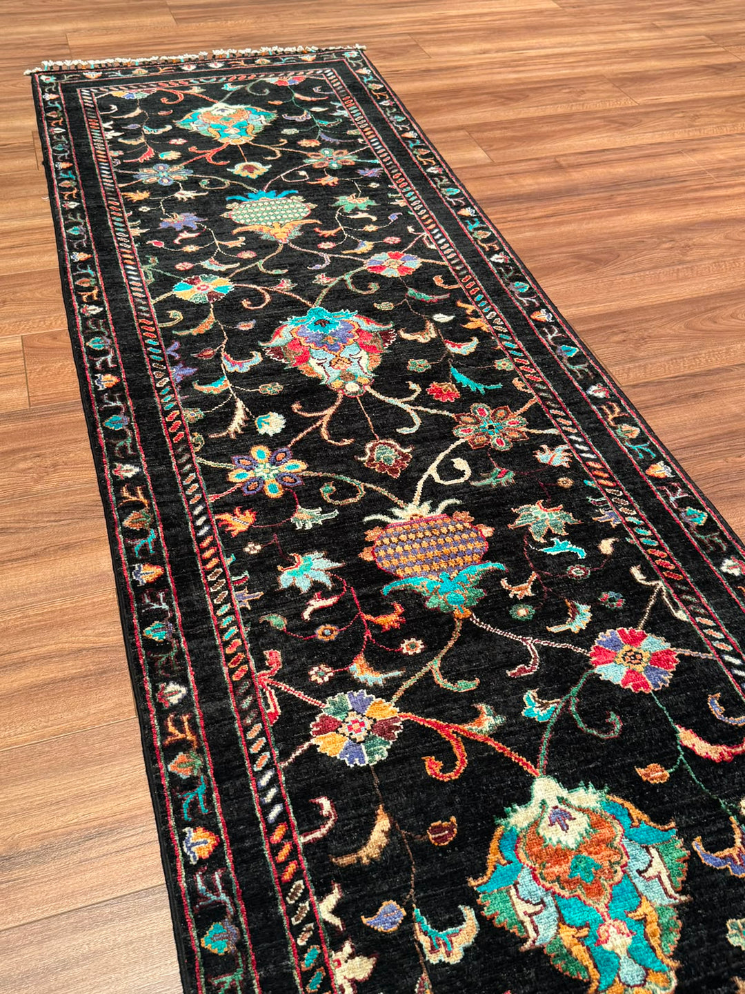 Sultani Binbirgece Yolluk Orijinal El Dokuması Siyah Kök Boya Yün Halı 0.79x251 1.98 Metrekare - 3x8 ft