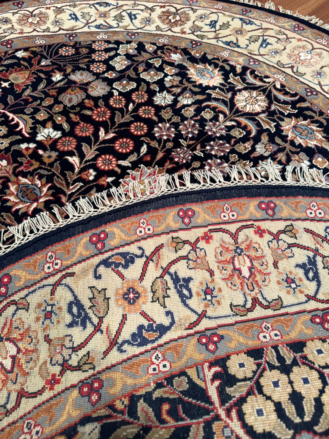 Hereke Yedi Dağın Çiçeği Yuvarlak Orijinal El Dokuması Mavi Krem Yün Halı 155x155 2.40 Metrekare - 5x5 ft