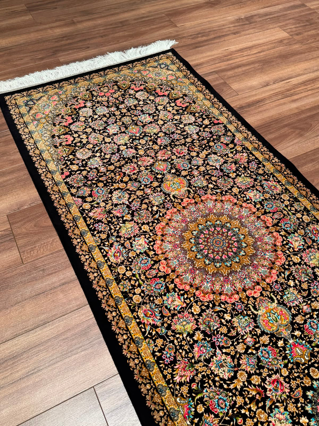 İran Tebriz Lacivert Modal İpeği Halı 0.80x300 2.4 Metrekare - 3x10 ft