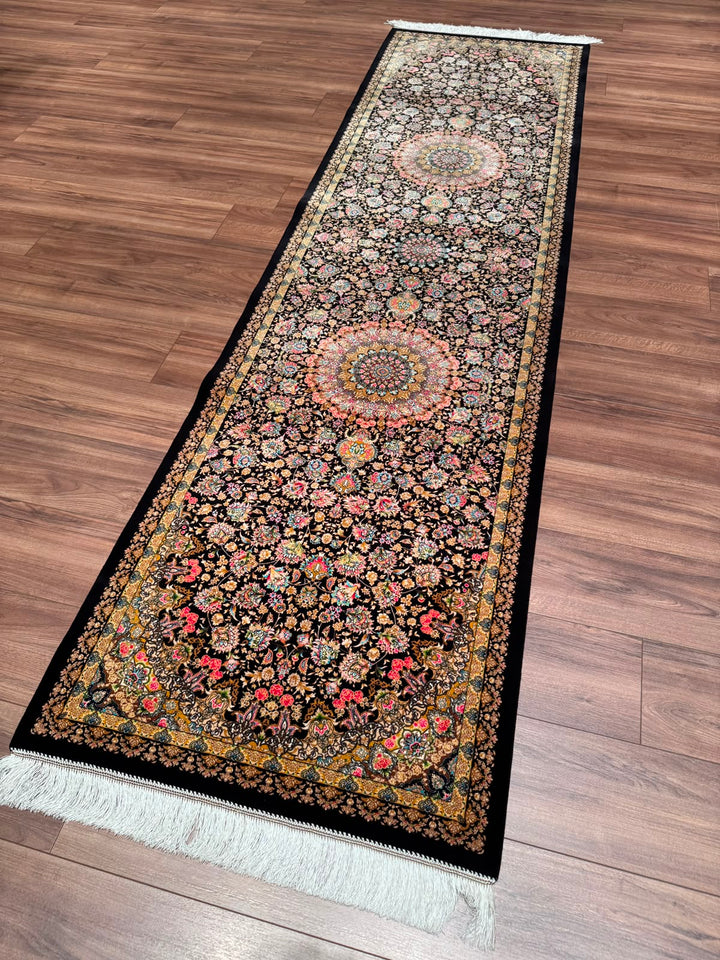 İran Tebriz Lacivert Modal İpeği Halı 0.80x300 2.4 Metrekare - 3x10 ft