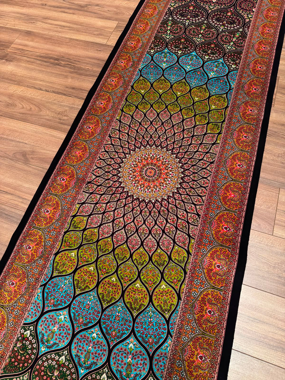 İran Gümbed Multi Modal İpeği Halı 0.80x300 2.4 Metrekare - 3x10 ft