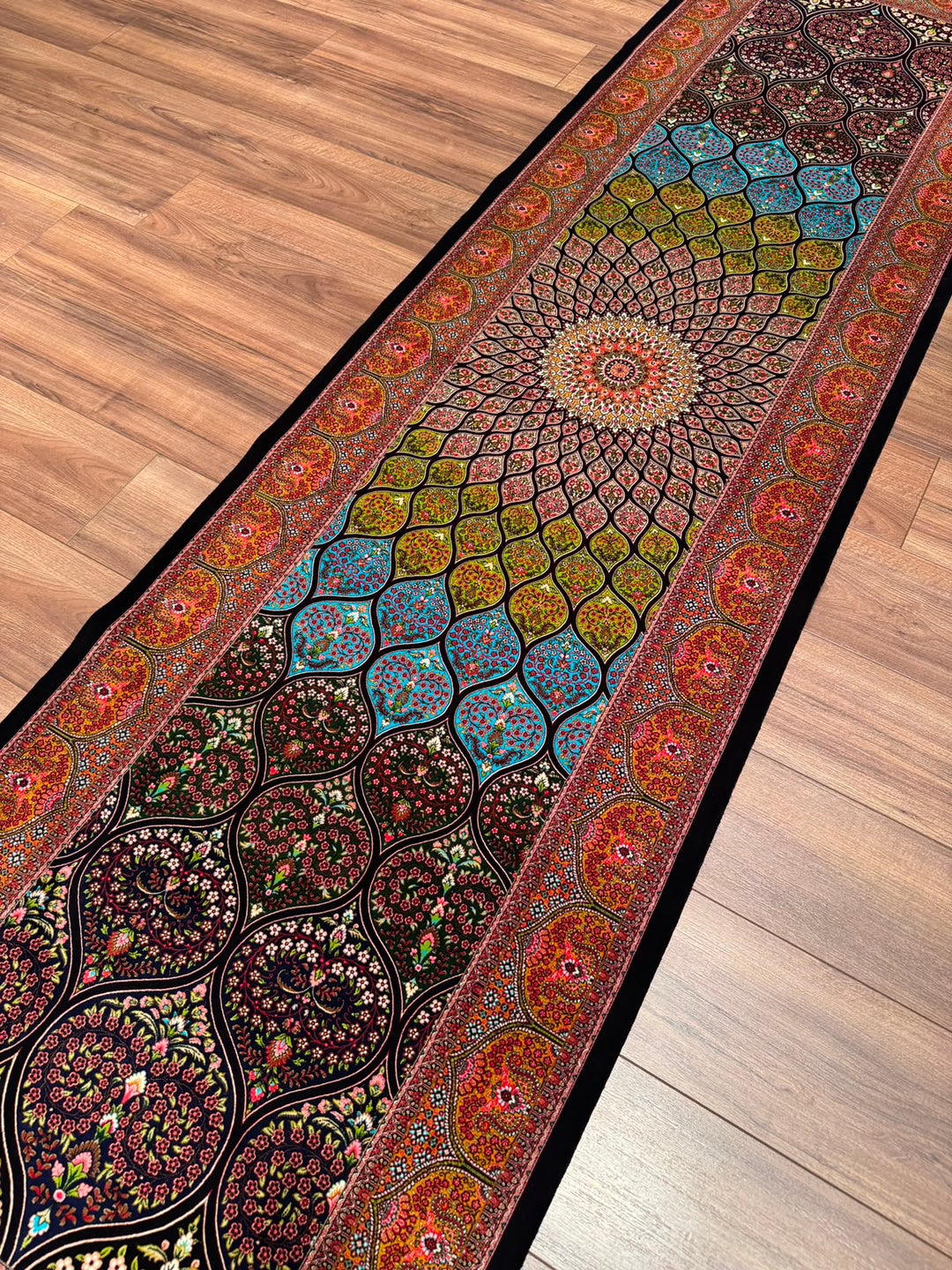 İran Gümbed Multi Modal İpeği Halı 0.80x300 2.4 Metrekare - 3x10 ft