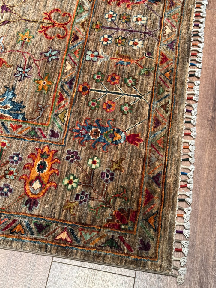 Sultani Çiçekli Orijinal El Dokuması Bej Kök Boya Yün Halı 202x306 6.18 Metrekare - 7x10 ft