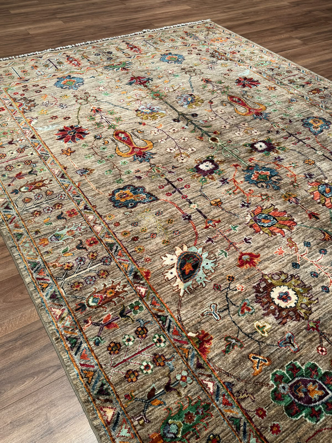 Sultani Çiçekli Orijinal El Dokuması Bej Kök Boya Yün Halı 202x306 6.18 Metrekare - 7x10 ft