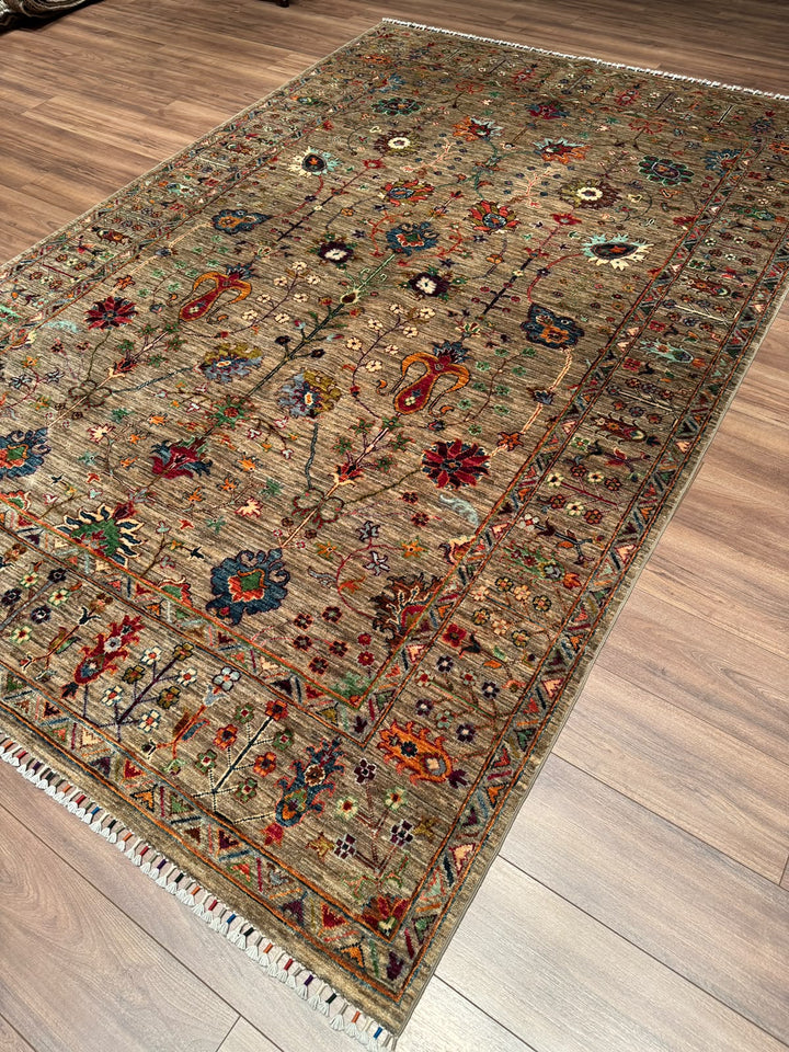 Sultani Çiçekli Orijinal El Dokuması Bej Kök Boya Yün Halı 202x306 6.18 Metrekare - 7x10 ft