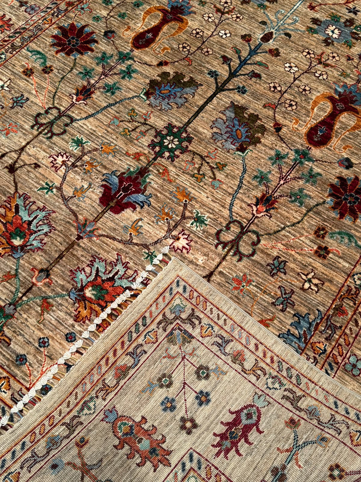Sultani Çiçekli Orijinal El Dokuması Bej Kök Boya Yün Halı 195x294 5.73 Metrekare - 7x10 ft