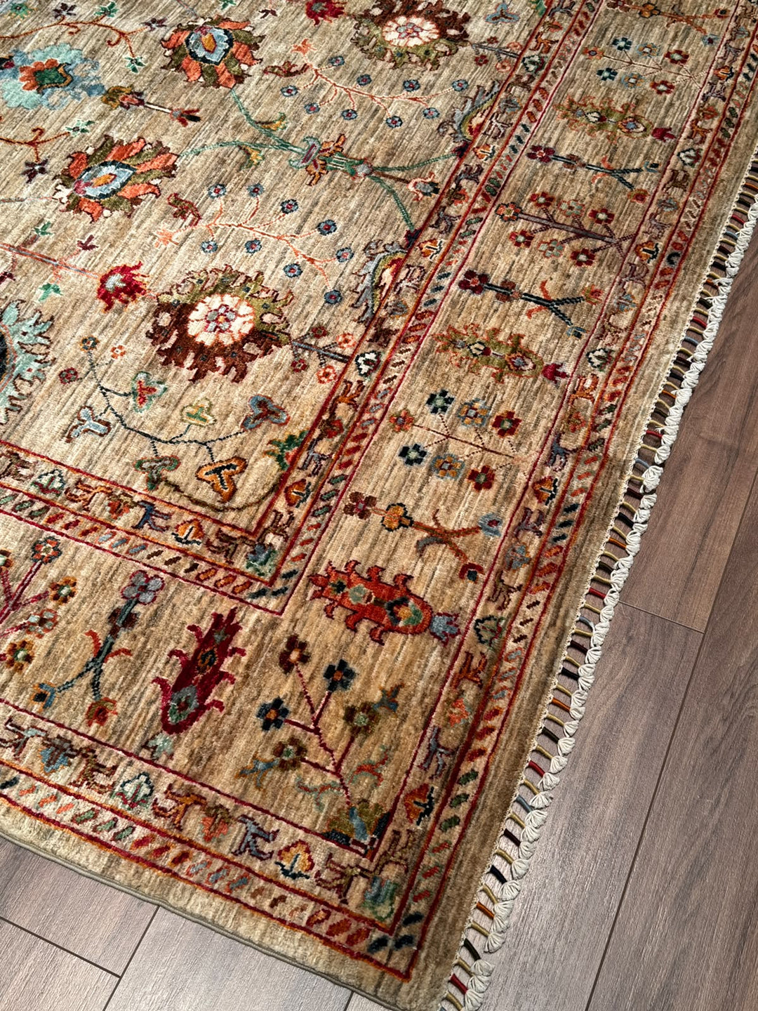 Sultani Çiçekli Orijinal El Dokuması Bej Kök Boya Yün Halı 195x294 5.73 Metrekare - 7x10 ft