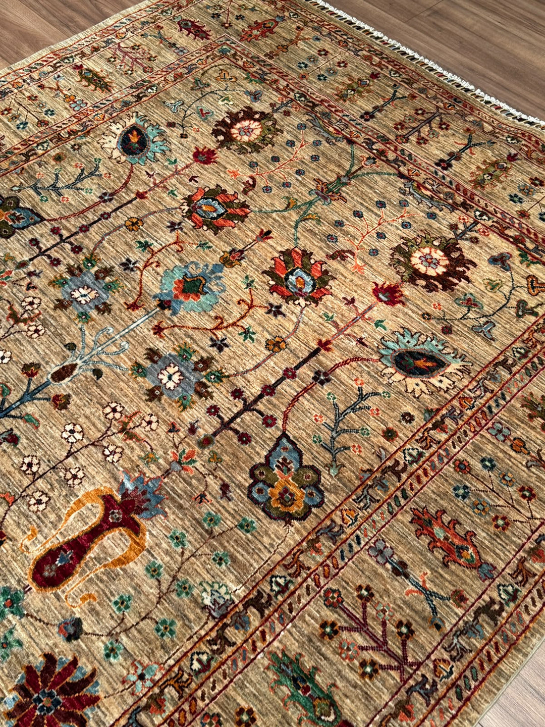 Sultani Çiçekli Orijinal El Dokuması Bej Kök Boya Yün Halı 195x294 5.73 Metrekare - 7x10 ft