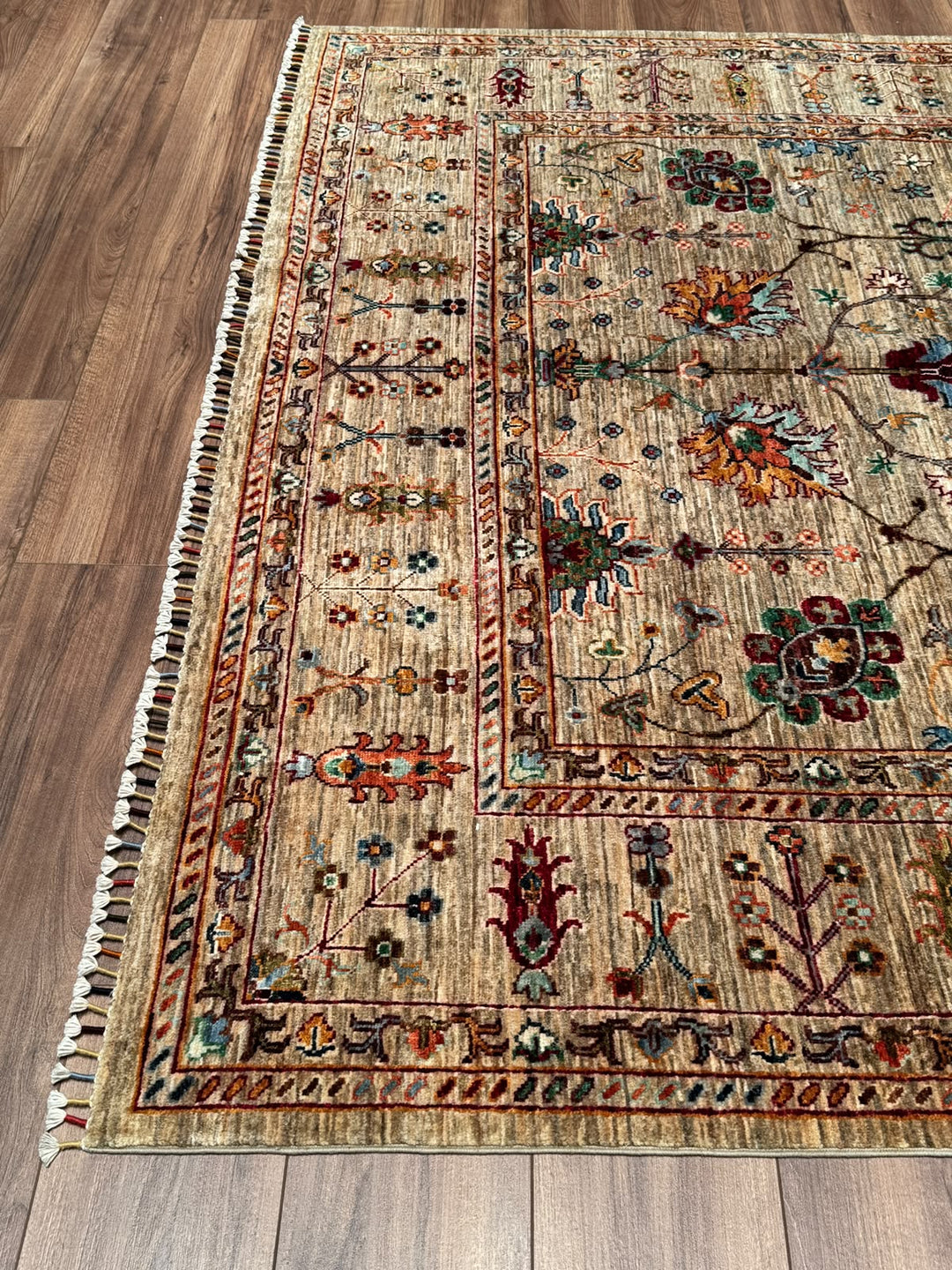 Sultani Çiçekli Orijinal El Dokuması Bej Kök Boya Yün Halı 195x294 5.73 Metrekare - 7x10 ft