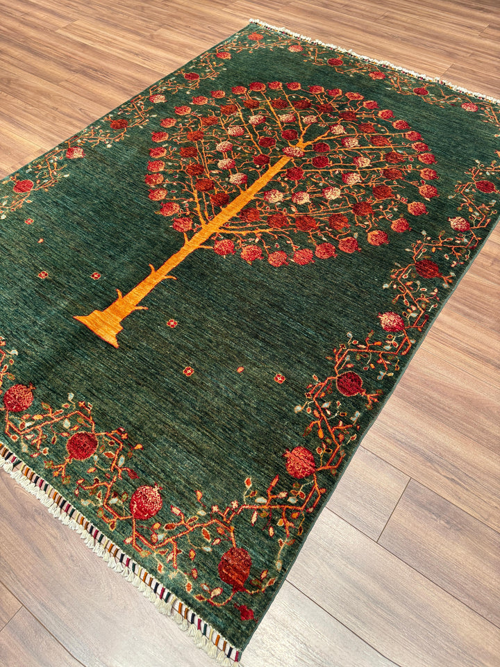 Nar Ağacı Orijinal El Dokuması Yeşil Kök Boya Yün Halı 171x242 4.14 Metrekare - 5x8 ft