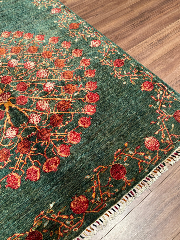 Nar Ağacı Orijinal El Dokuması Yeşil Kök Boya Yün Halı 171x242 4.14 Metrekare - 5x8 ft
