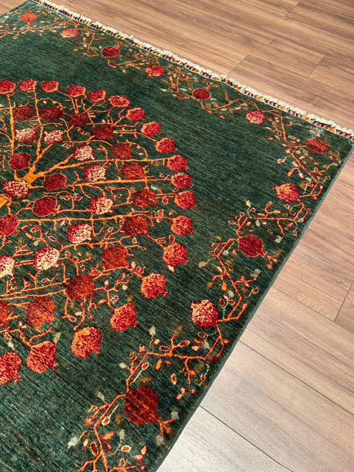 Nar Ağacı Orijinal El Dokuması Yeşil Kök Boya Yün Halı 171x242 4.14 Metrekare - 5x8 ft