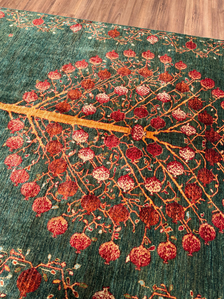 Nar Ağacı Orijinal El Dokuması Yeşil Kök Boya Yün Halı 171x242 4.14 Metrekare - 5x8 ft
