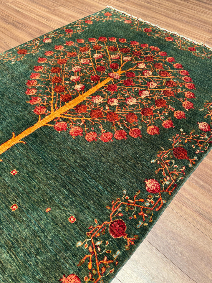Nar Ağacı Orijinal El Dokuması Yeşil Kök Boya Yün Halı 171x242 4.14 Metrekare - 5x8 ft