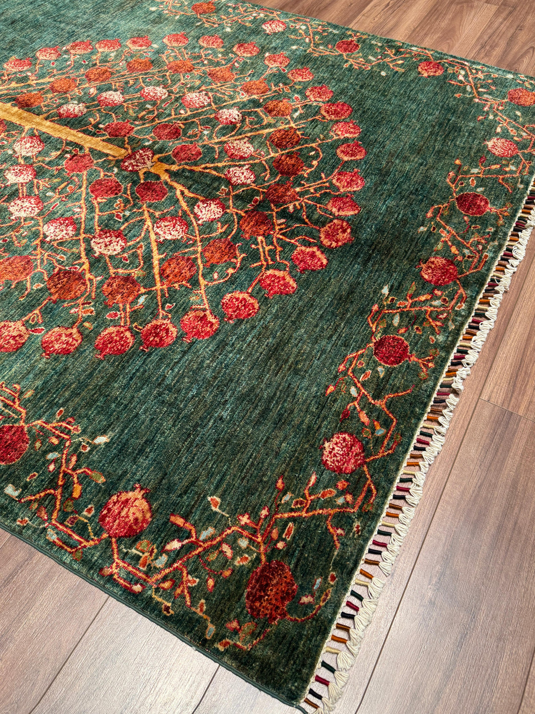 Nar Ağacı Orijinal El Dokuması Yeşil Kök Boya Yün Halı 171x242 4.14 Metrekare - 5x8 ft