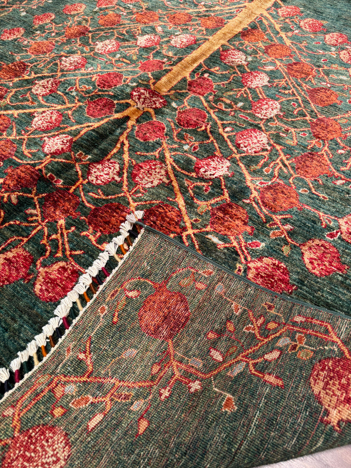 Nar Ağacı Orijinal El Dokuması Yeşil Kök Boya Yün Halı 171x242 4.14 Metrekare - 5x8 ft
