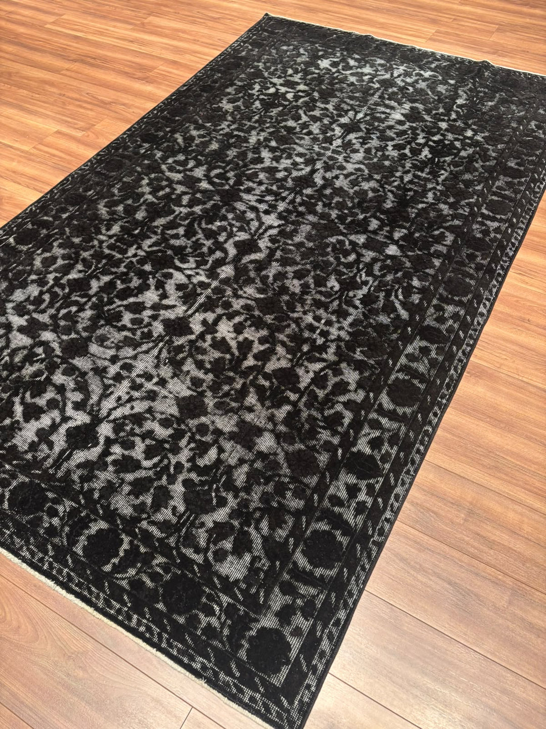 Orijinal Vintage Siyah Kabartmalı Kök Boya Yün El Dokuma Halı 172x295 5.07 Metrekare - 7x10 ft