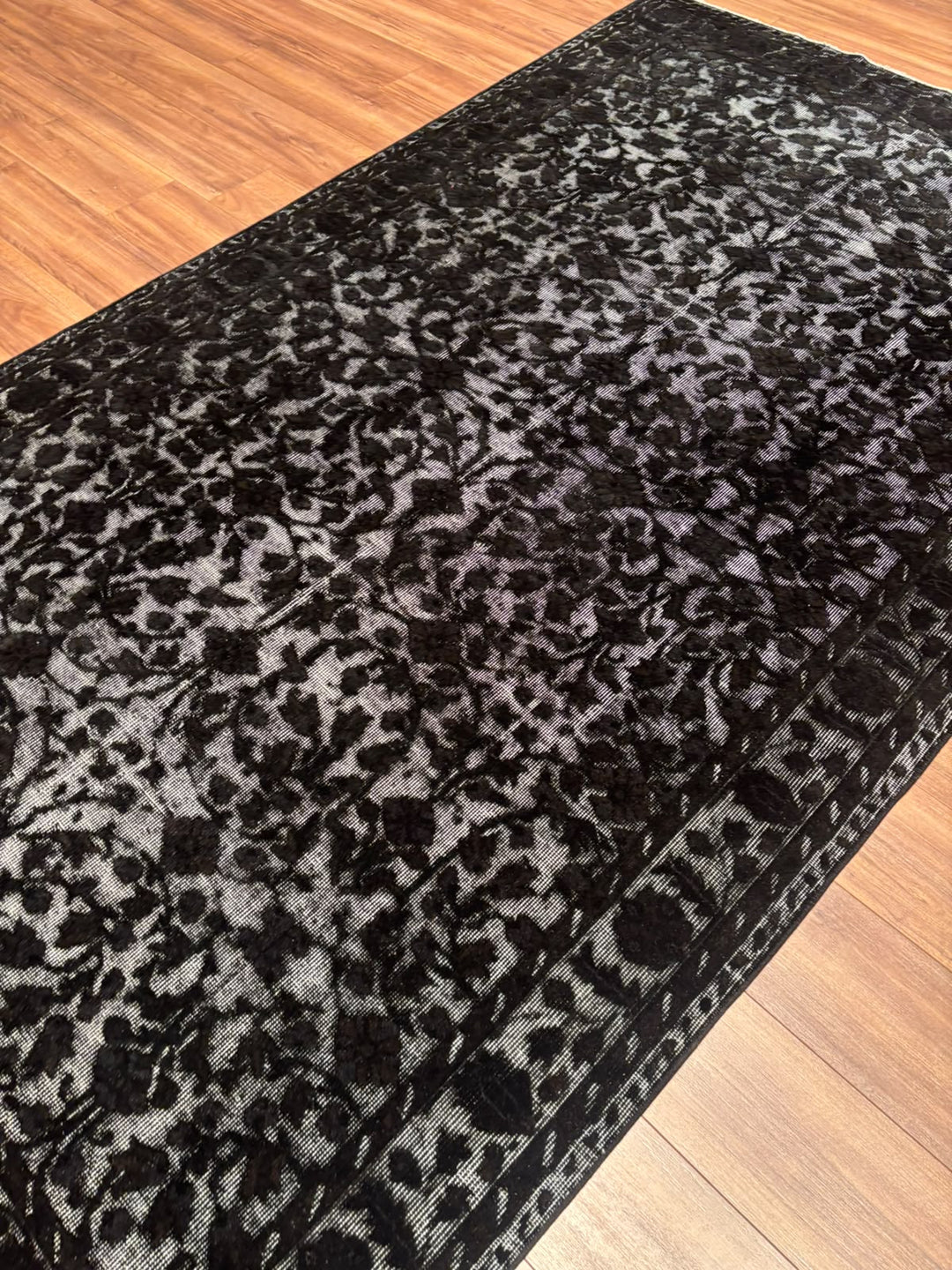 Orijinal Vintage Siyah Kabartmalı Kök Boya Yün El Dokuma Halı 172x295 5.07 Metrekare - 7x10 ft