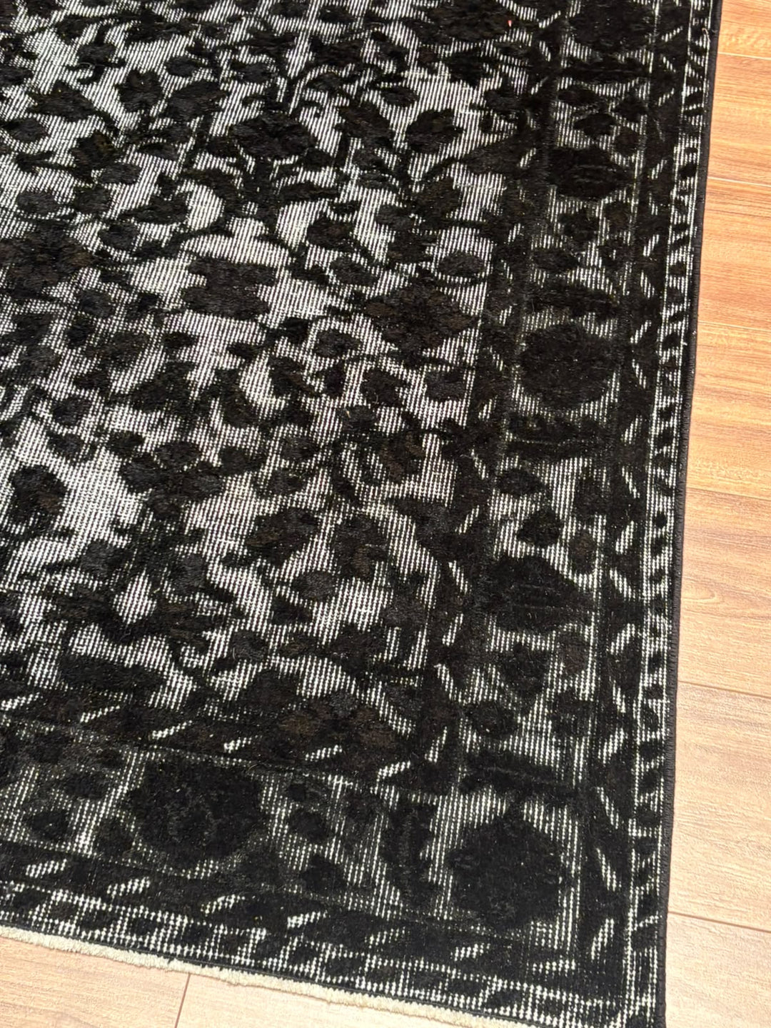 Orijinal Vintage Siyah Kabartmalı Kök Boya Yün El Dokuma Halı 172x295 5.07 Metrekare - 7x10 ft