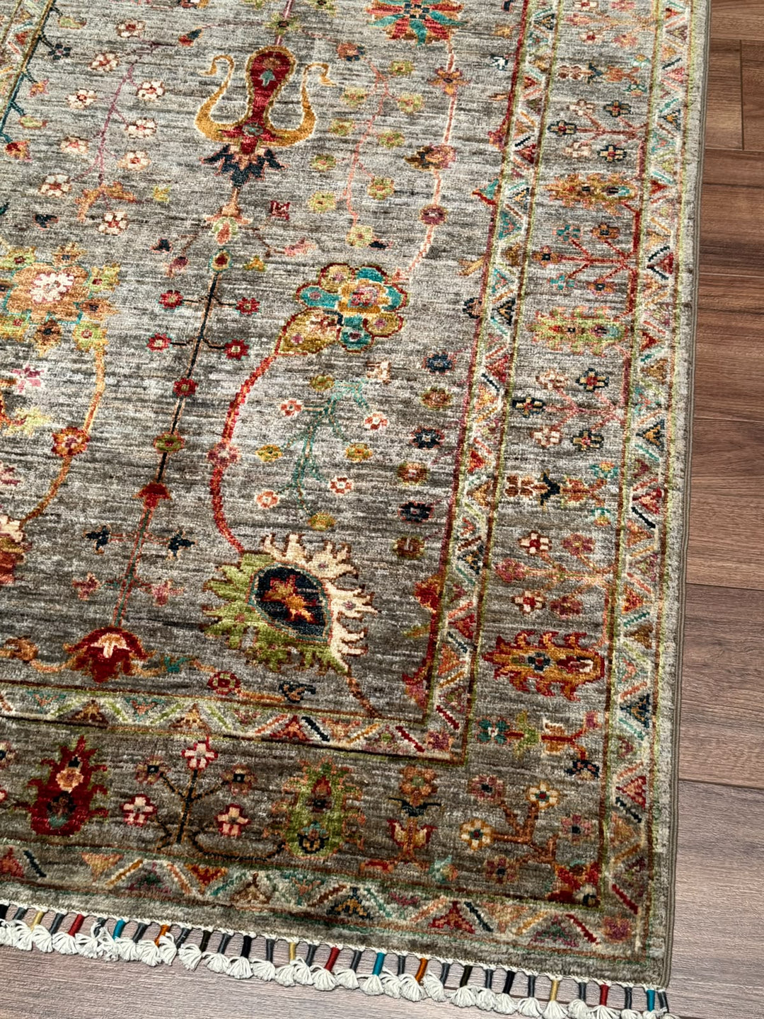 Sultani Çiçekli Orijinal El Dokuması Gri Kök Boya Yün Halı 104x151 1.57 Metrekare - 3x5 ft