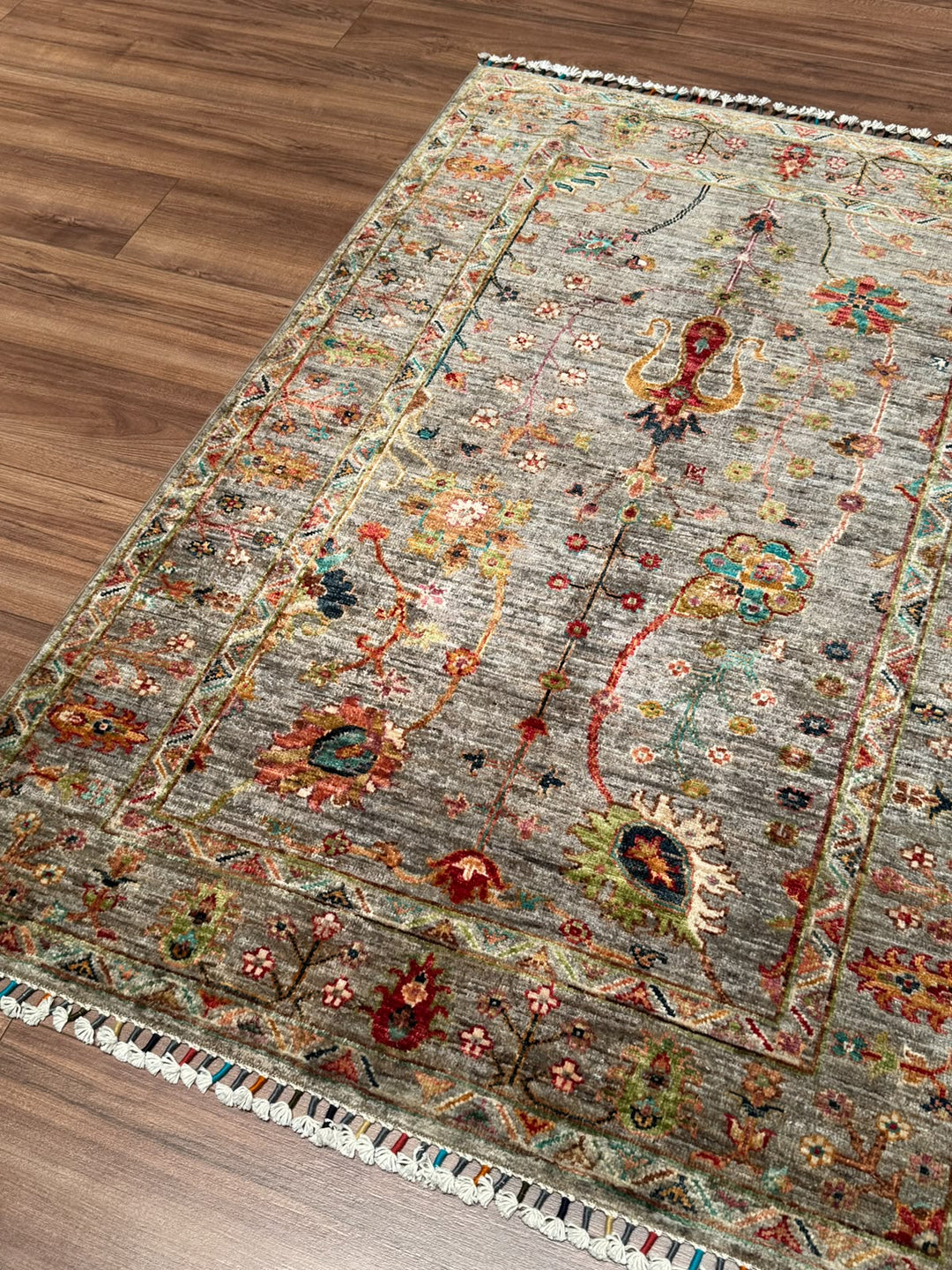 Sultani Çiçekli Orijinal El Dokuması Gri Kök Boya Yün Halı 104x151 1.57 Metrekare - 3x5 ft