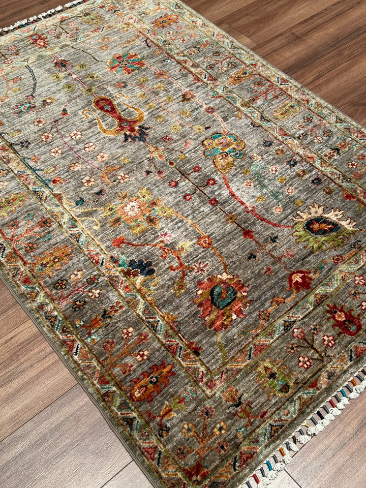 Sultani Çiçekli Orijinal El Dokuması Gri Kök Boya Yün Halı 104x151 1.57 Metrekare - 3x5 ft