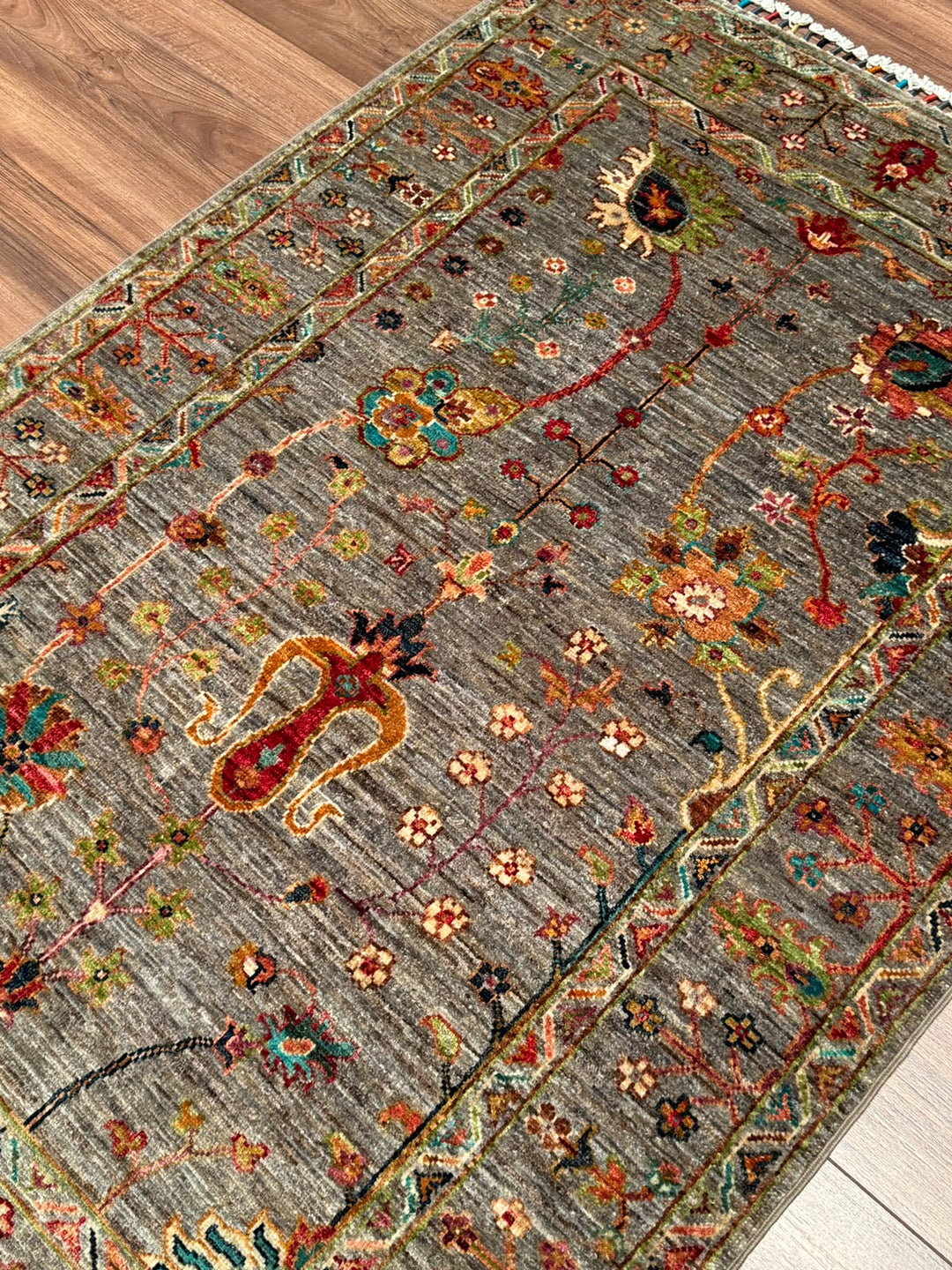 Sultani Çiçekli Orijinal El Dokuması Gri Kök Boya Yün Halı 104x151 1.57 Metrekare - 3x5 ft