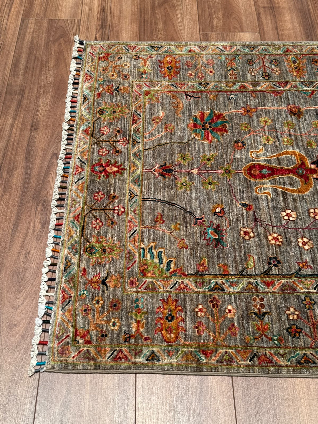 Sultani Çiçekli Orijinal El Dokuması Gri Kök Boya Yün Halı 104x151 1.57 Metrekare - 3x5 ft