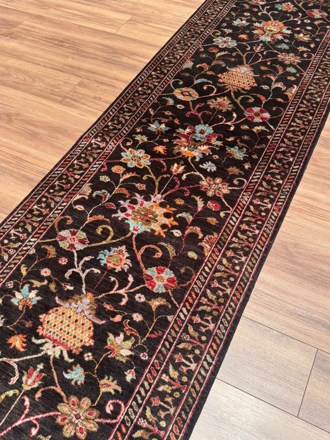 Sultani Binbirgece Yolluk Orijinal El Dokuması Siyah Kök Boya Yün Halı 0.83x303 2.51 Metrekare - 3x10 ft