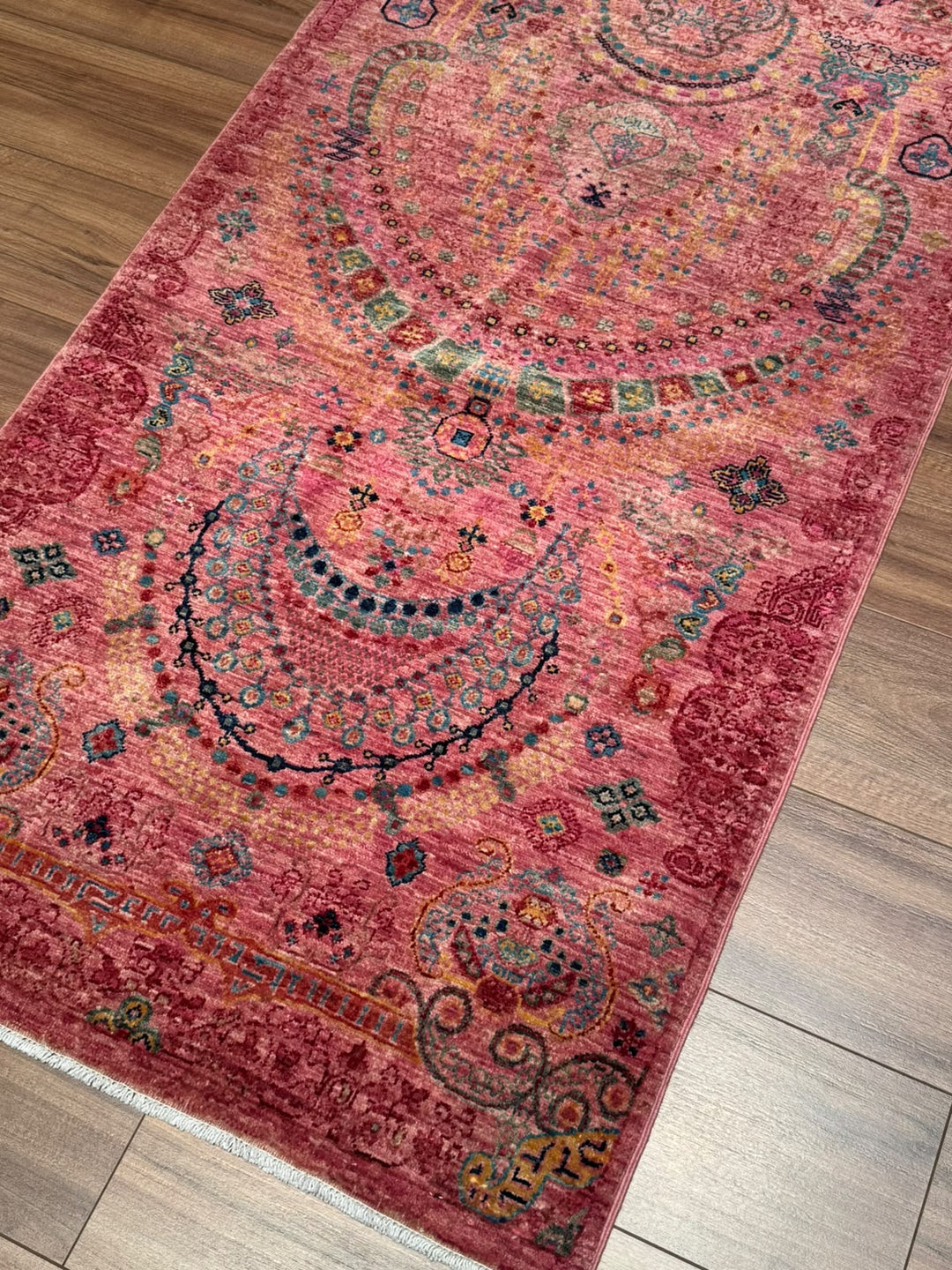 Güllüce Orijinal El Dokuması Yolluk Pembe Kök Boya Yün Halı 0.83x301 2.50 Metrekare - 3x10 ft