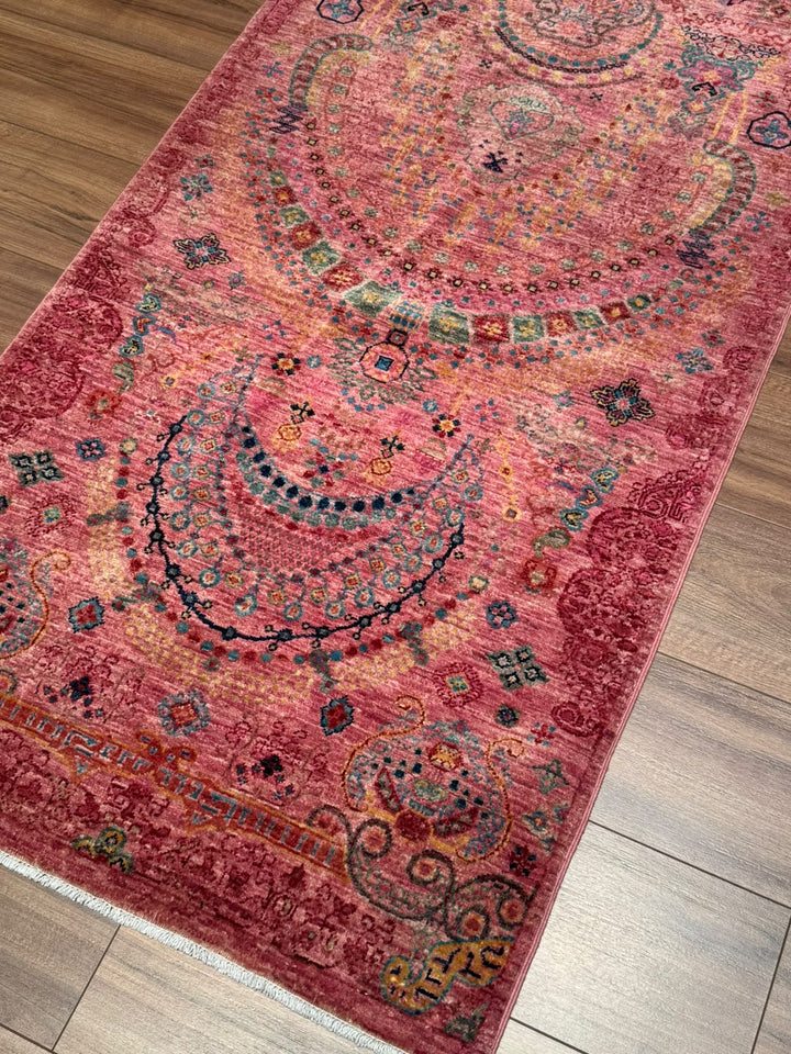 Güllüce Orijinal El Dokuması Yolluk Pembe Kök Boya Yün Halı 0.83x301 2.50 Metrekare - 3x10 ft